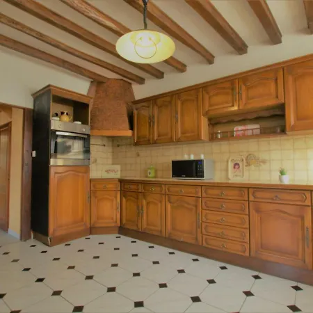 Neuville-sur-vanne, 5 Pieces, 8 Personnes - Fr-1-543-149 Vakantiehuis Neuville-sur-Vannes
