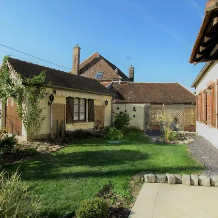 Neuville-sur-vanne, 5 Pieces, 8 Personnes - Fr-1-543-149 Neuville-sur-Vannes
