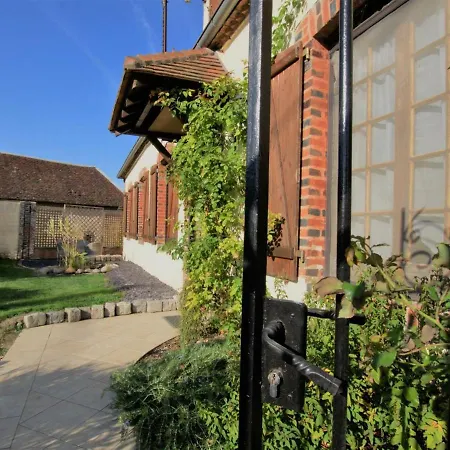 Vakantiehuis Neuville-sur-vanne, 5 Pieces, 8 Personnes - Fr-1-543-149 *