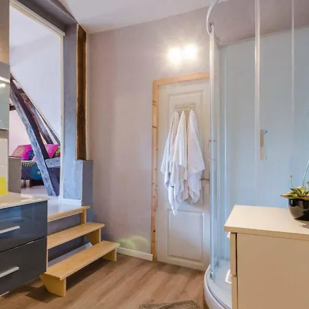 Vakantiehuis Neuville-sur-vanne, 5 Pieces, 8 Personnes - Fr-1-543-149 *