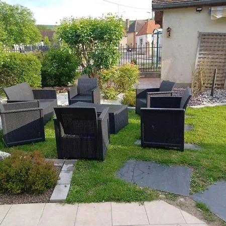 Neuville-sur-vanne, 5 Pieces, 8 Personnes - Fr-1-543-149 *
