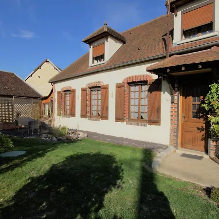 Neuville-sur-vanne, 5 Pieces, 8 Personnes - Fr-1-543-149 Vakantiehuis